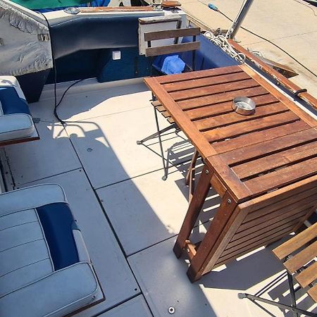Boat To Sleep In Barcelona Hotel Sant Adria de Besos Exterior foto